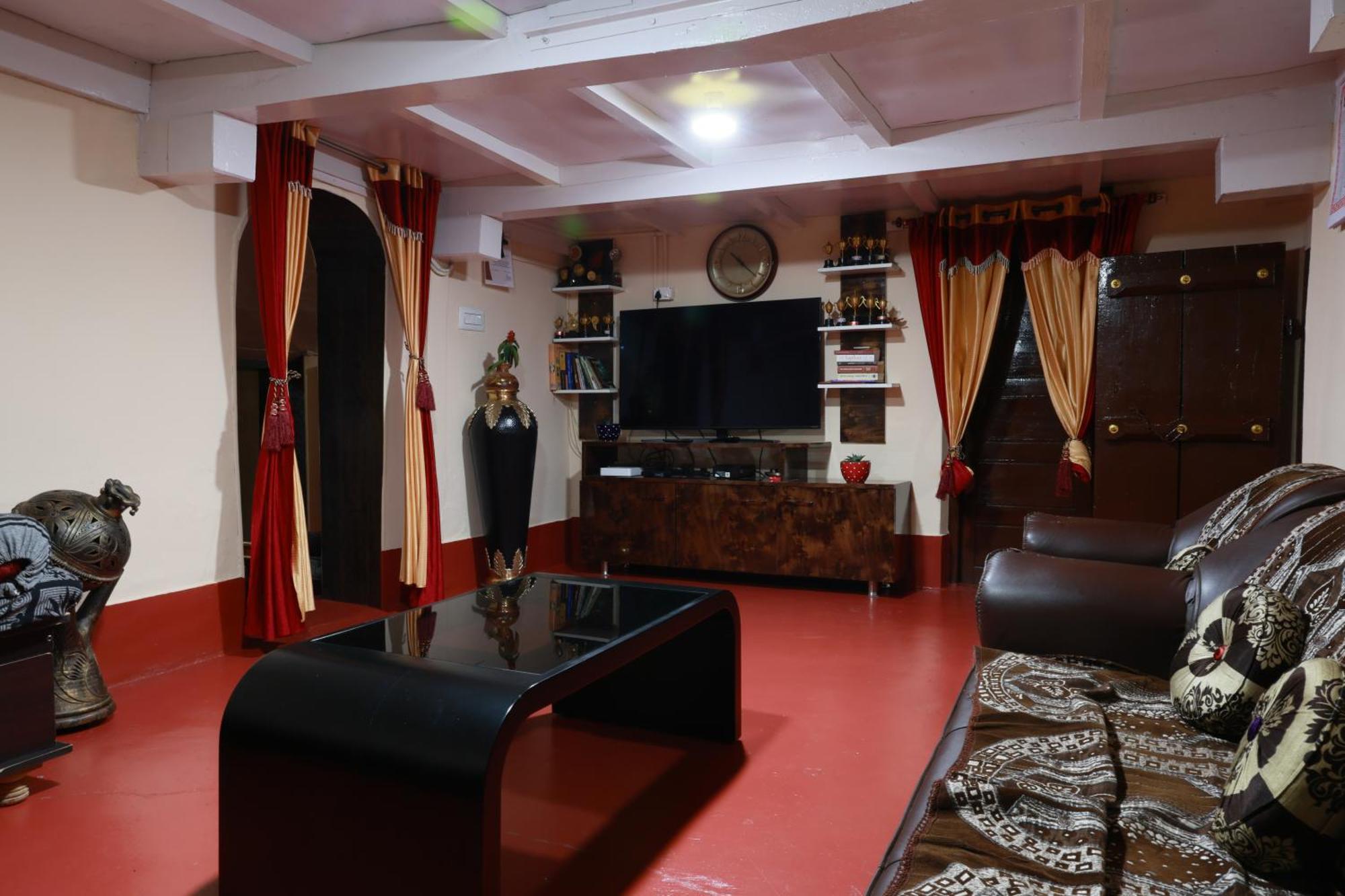 Tottilu Avathi
